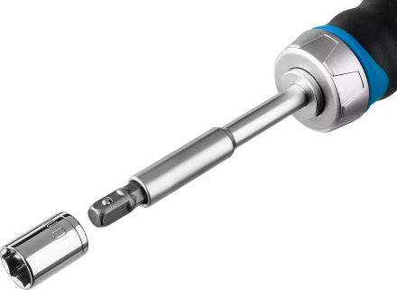 Набор ЗУБР &quot;ПРОФЕССИОНАЛ&quot;: Отвертка реверсив с двухкомп рукоят, насадки, CrMo, рукоят с отсеком для хранения бит, 24 предмета 25353-H24 купить в Уфе