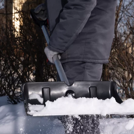 Лопата для уборки снега пластиковая, 470х350х1340 мм, алюминиевый черенок, Россия, Сибртех 61662 купить в Уфе