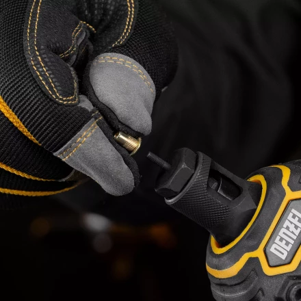 Заклепки резьбовые, стальные, оцинкованные, М3, пластиковый кейс, 200 шт. Denzel 40600 купить в Уфе