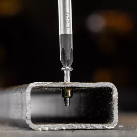 Заклепки резьбовые, стальные, оцинкованные, М3, пластиковый кейс, 200 шт. Denzel 40600 купить в Уфе