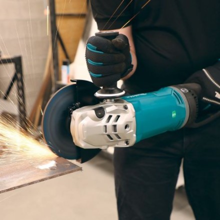 Угловая шлифовальная машина Makita GA7071X1 купить в Уфе
