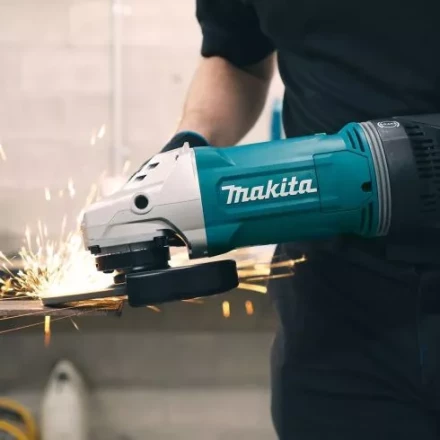 Угловая шлифовальная машина Makita GA7071X1 купить в Уфе