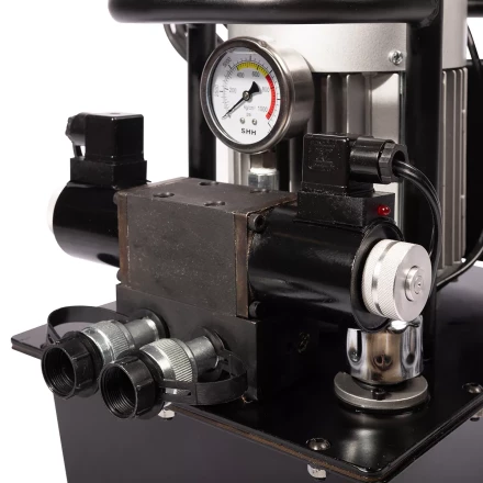 Насосная гидравлическая станция двухканальная КВТ ПМЭ-7100-К2 объем маслобака 10.0 л (230 В/50 Гц) (91800) купить в Уфе