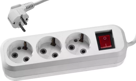 Удлинитель СИБИН электрический, ПВС сечение 0,75кв мм, 3 гнезда, макс мощн 2200Вт, 3м, заземление, выключатель 55036-3 купить в Уфе