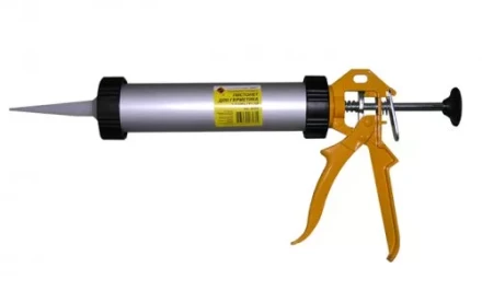 Пистолет для герметика закрытый Энкор 56354 купить в Уфе