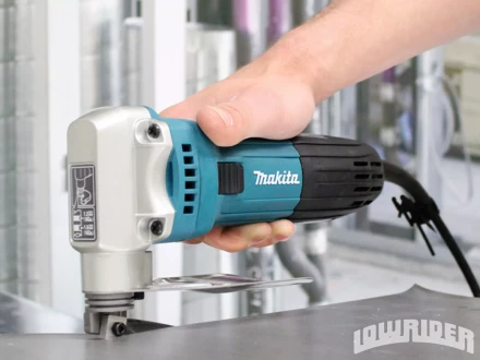 Листовые ножницы по металлу Makita JS1602 купить в Уфе