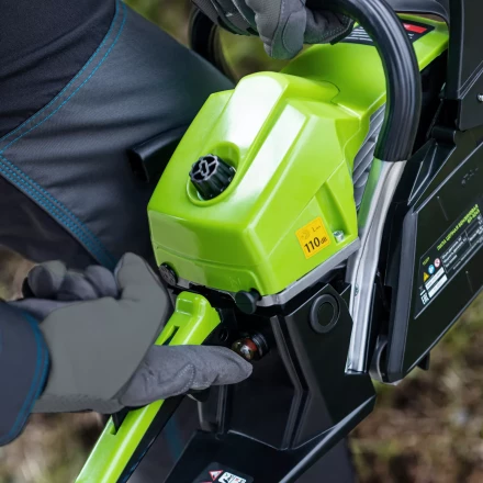 Пила цепная бензиновая Сибртех БП-5245 95209, 52 см3, шина 45 см, шаг 0.325, паз 1,5 мм, 72 звена купить в Уфе