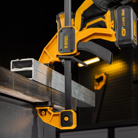 Струбцина F-образная Denzel, быстрозажимная, 600 х 80 мм, усиленный нейлоновый корпус 20508 купить в Уфе