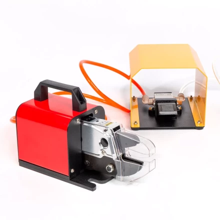 Пресс-клещи пневматические КВТ ПКП-01 для опрессовки наконечников и разъемов матрицами МПК (85396) купить в Уфе