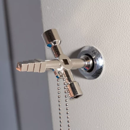 Ключ для электрошкафов КВТ КЭШ-5М с 5 профилями и битой «крест/шлиц» (84624) купить в Уфе