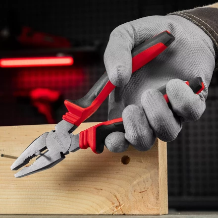 Плоскогубцы комбинированные Matrix, 200 мм, хром-ванадий, двухкомпонентные рукоятки, 17092 купить в Уфе