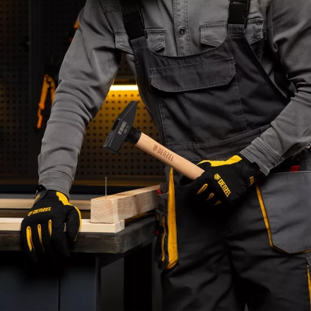 Молоток слесарный, 600 г Denzel, кованый квадратный боек, буковая рукоятка, 10431 купить в Уфе