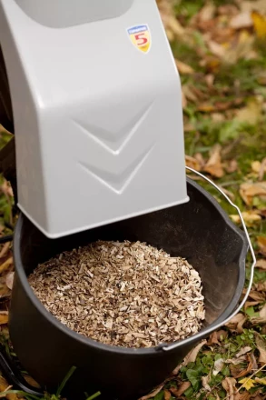 Измельчитель ЗУБР электрический, р/с 40мм, 1600Вт ЗИЭ-40-1600 купить в Уфе