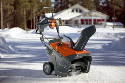 Бензиновый снегоуборщик Husqvarna ST 131 купить в Уфе