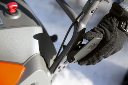 Бензиновый снегоуборщик Husqvarna ST 131 купить в Уфе