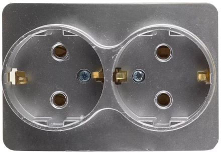 Розетка СВЕТОЗАР &quot;ГАММА&quot; с заземлением, двойная, без вставки и рамки, цвет светло-серый металлик, 16А/~250В SV-54107-SM купить в Уфе