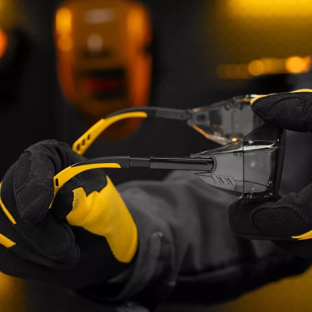 Очки защитные открытые Denzel 89203, поликарбонатные, увеличенная дымчатая линза, регулируемые дужки купить в Уфе