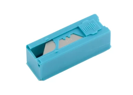 Лезвия 19 мм трапециевидные пластиковый пенал 12 шт GROSS 79376 купить в Уфе