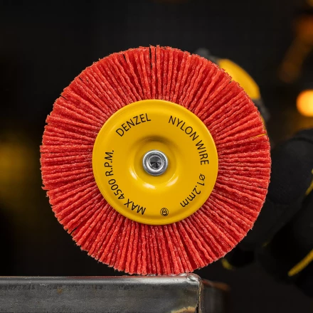 Щетка для дрели Denzel, 100 мм, Плоская, со шпилькой, нейлоновая щетина, 74434 купить в Уфе