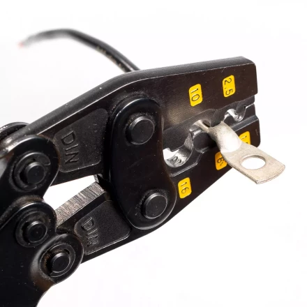 Пресс-клещи КВТ ПК-16у с матрицей для опрессовки неизолированных медных наконечников до 16 мм (64702) купить в Уфе