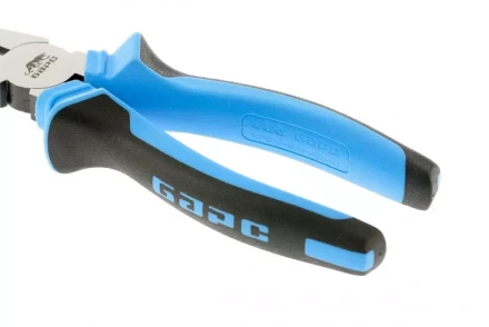 Плоскогубцы комбинированные 180 мм хром-ванадий двухкомпонентные рукоятки БАРС 16997 купить в Уфе